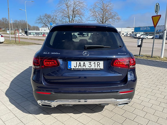 Mercedes-Benz GLC300 e 6 of 30