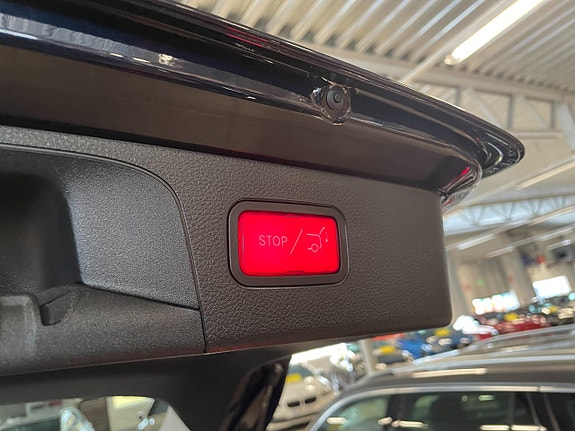 Mercedes-Benz GLC300 e 12 of 30