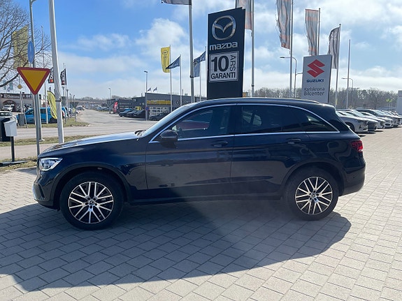 Mercedes-Benz GLC300 e 8 of 30