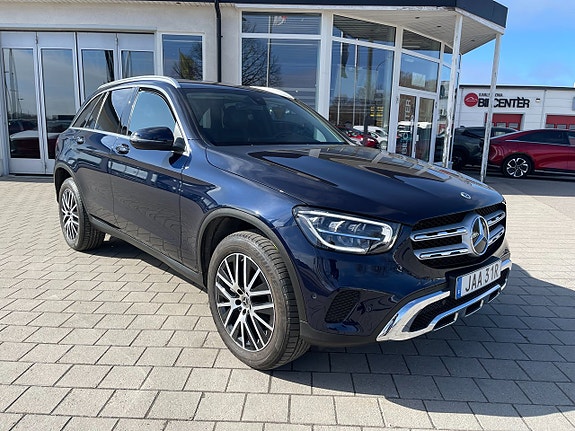 Mercedes-Benz GLC300 e 3 of 5