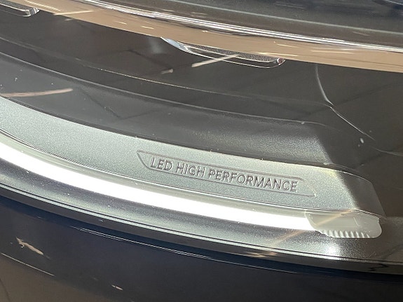 Mercedes-Benz GLC300 e 14 of 30