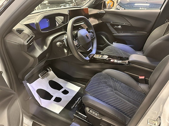Peugeot 2008 9 of 14
