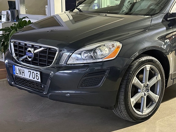 Volvo XC60 3 of 5