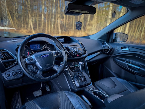 Ford Kuga 11 of 12
