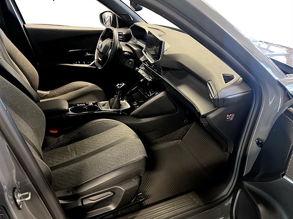 Peugeot 2008 11 of 15