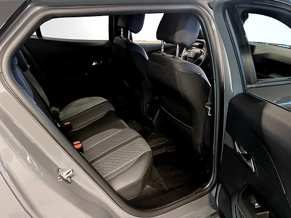 Peugeot 2008 12 of 15