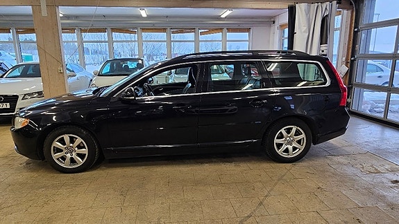 Volvo V70 4 of 5