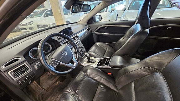 Volvo V70 11 of 15