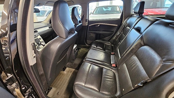 Volvo V70 12 of 15