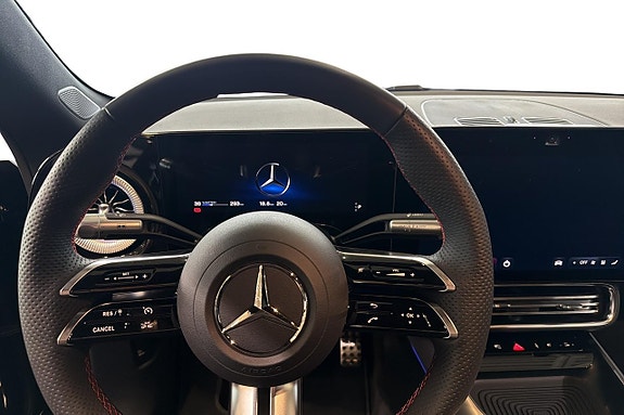 Mercedes-Benz CLA350 7 of 13