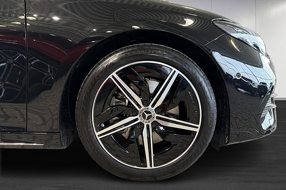 Mercedes-Benz CLA350 5 of 5