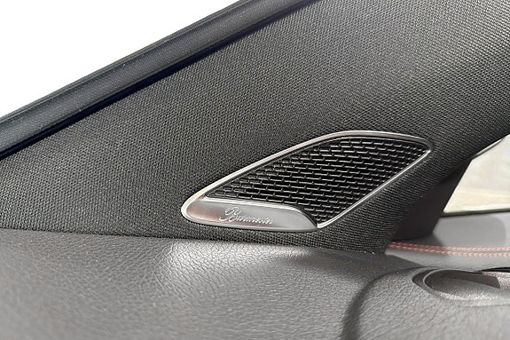 Mercedes-Benz GLA250 e 14 of 15