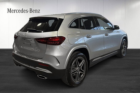 Mercedes-Benz GLA250 e 4 of 15