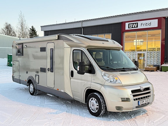 Bürstner Nexxo T 728 - Höga långbäddar - 3500kg - Golvvärme -