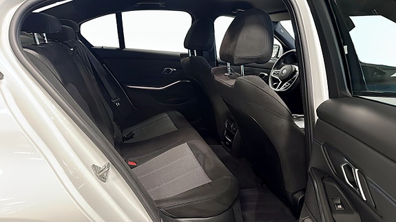 BMW 320 5 of 5