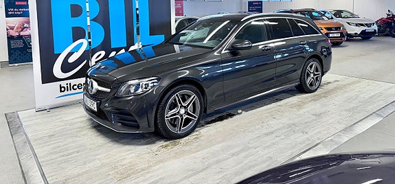 Mercedes-Benz C300 2 of 5