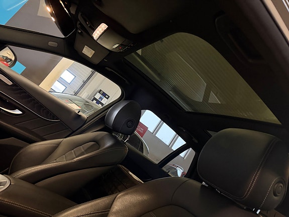Mercedes-Benz C300 5 of 5