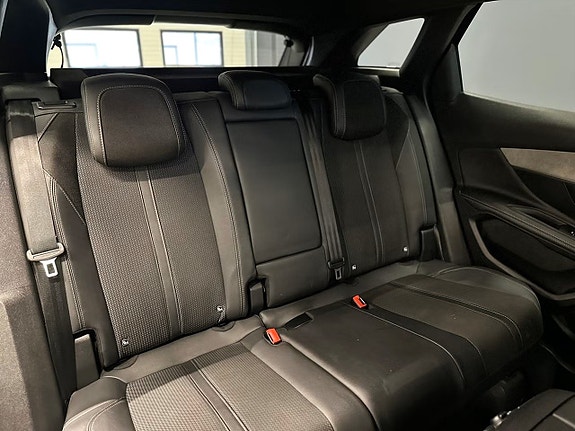 Peugeot 3008 16 of 19