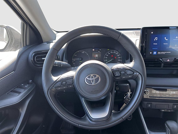 Toyota Yaris 9 of 13