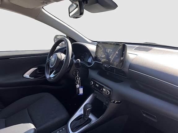 Toyota Yaris 7 of 13
