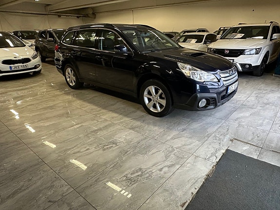 Subaru Outback 2 of 5
