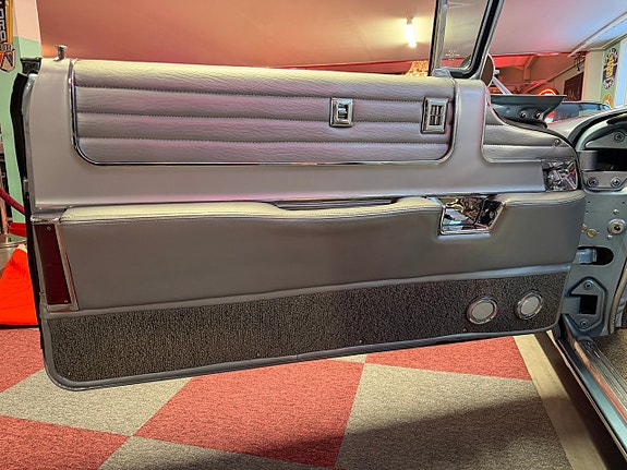Cadillac Eldorado Biarritz 6 of 24