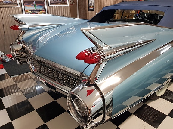 Cadillac Eldorado Biarritz 11 of 24