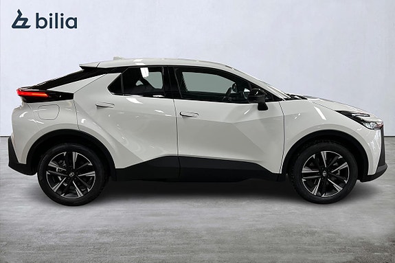 Toyota C-HR 16 of 19