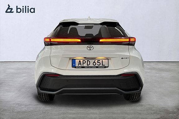 Toyota C-HR 4 of 5