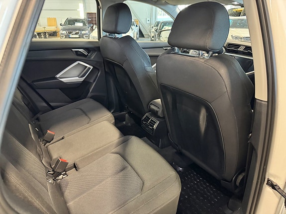 Audi Q3 12 of 21