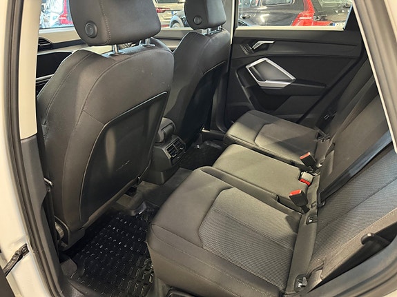 Audi Q3 9 of 21