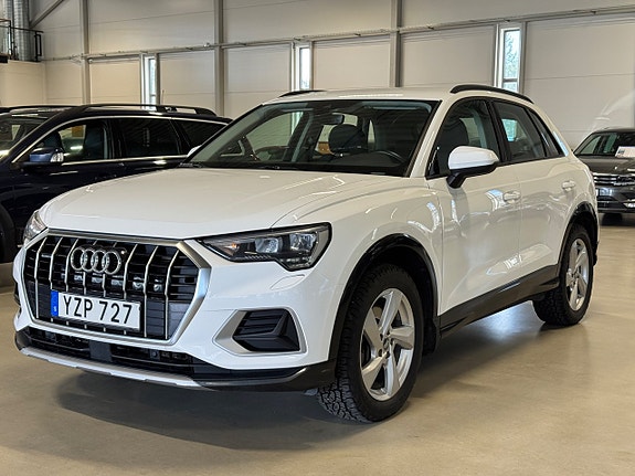 Audi Q3 3 of 5