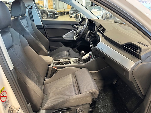 Audi Q3 11 of 21