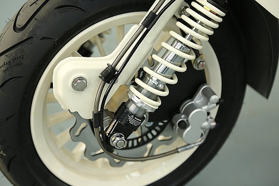 Royal Alloy 125MT, lätt MC Beställ din RA nu för leverans till våren 5 of 7