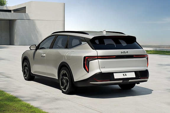 Kia K4 3 of 5