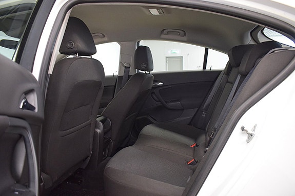 Opel Insignia 19 of 22