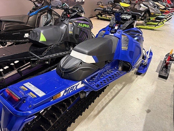 Yamaha Mountain Max 800 154 ES -2024 (22mil) 3 of 5