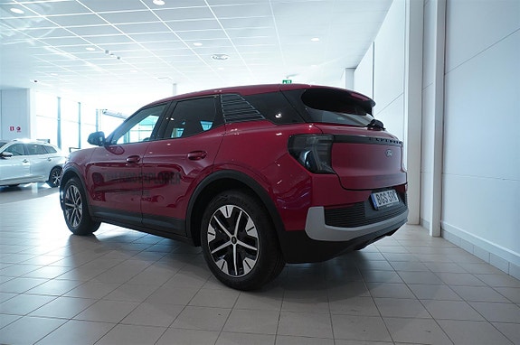 Ford Explorer 4 of 5