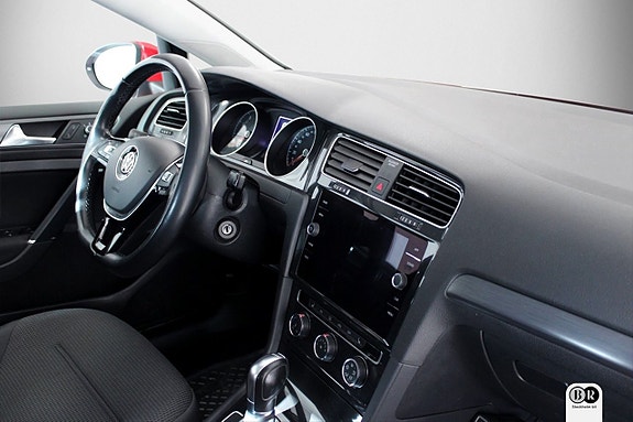 Volkswagen Golf VII 6 of 14