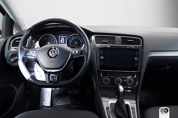Volkswagen Golf VII 9 of 14
