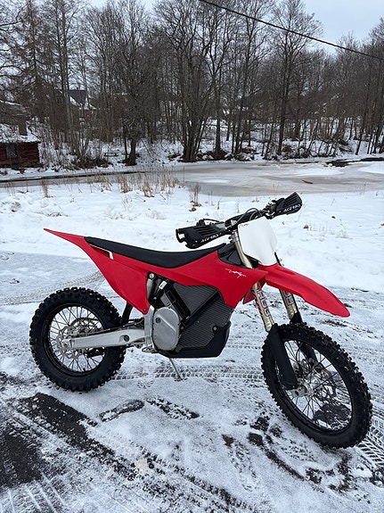 Stark Varg MX 60hp ink extra grejer