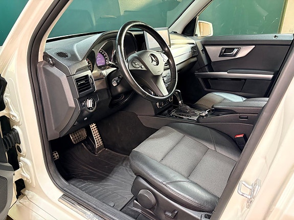 Mercedes-Benz GLK220 5 of 5