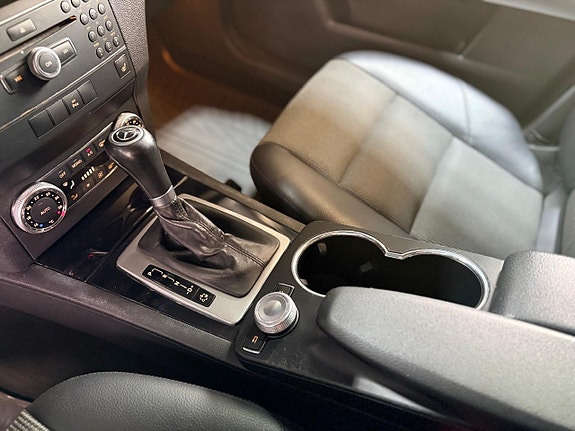 Mercedes-Benz GLK220 13 of 20
