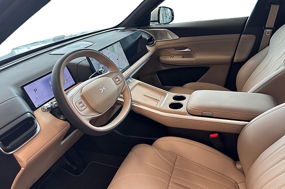 XPeng G9 11 of 14