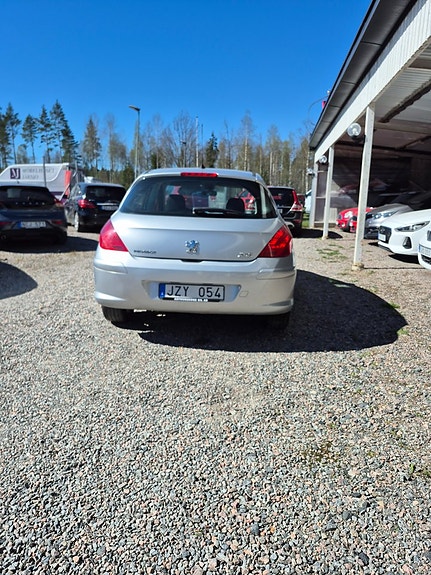 Peugeot 308 3 of 5
