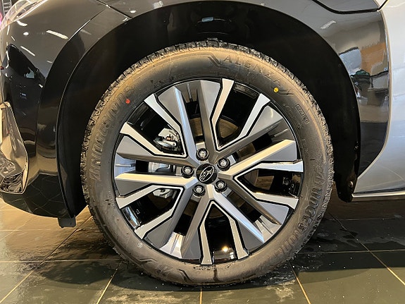 Subaru Solterra 6 of 17