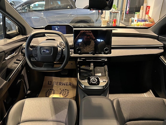 Subaru Solterra 7 of 17