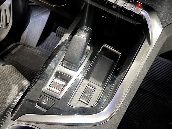 Peugeot 3008 10 of 15