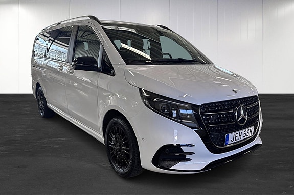 Mercedes-Benz V300 2 of 5