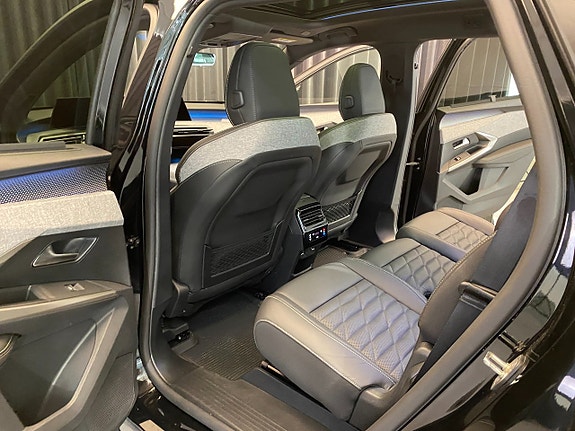 Peugeot e-5008 27 of 30